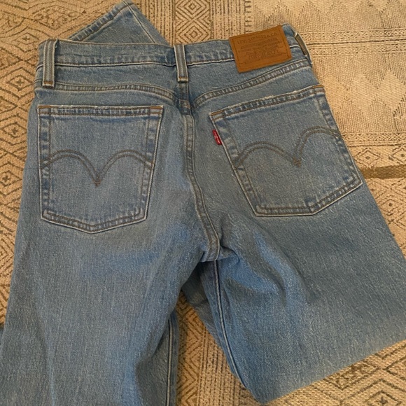 levi jeans - Picture 3 of 3